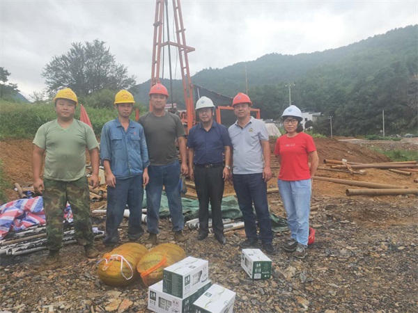 8月12日，黟縣中交路建池黃鐵路利源中橋工程補(bǔ)勘項(xiàng)目工地.jpg